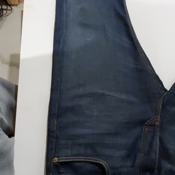 Levi's - Picture 2 of 3